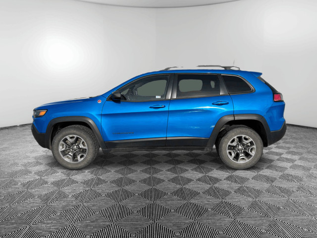 2019 Jeep Cherokee Trailhawk 4x4 in Cars & Trucks in Medicine Hat - Image 2