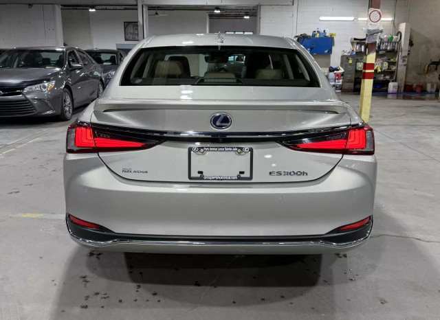 2019 LEXUS ES 300H FWD/CUIR/NAV/CAMERA/TOIT/CARPLAY/AC/MAGS/3732 in Cars & Trucks in City of Montréal - Image 4
