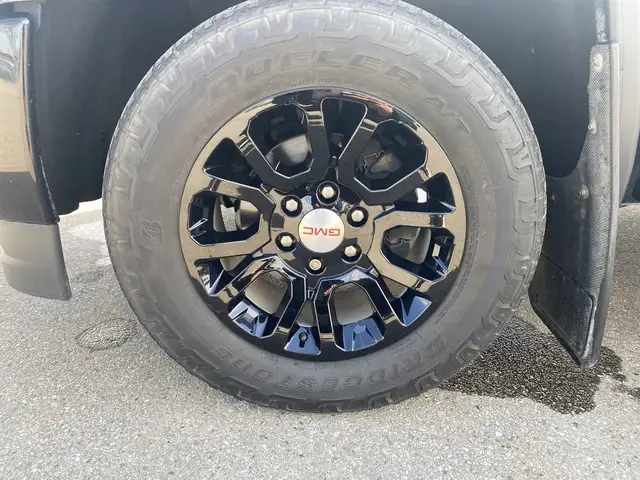2018 GMC Sierra 1500 SLT in Cars & Trucks in Edmonton - Image 28