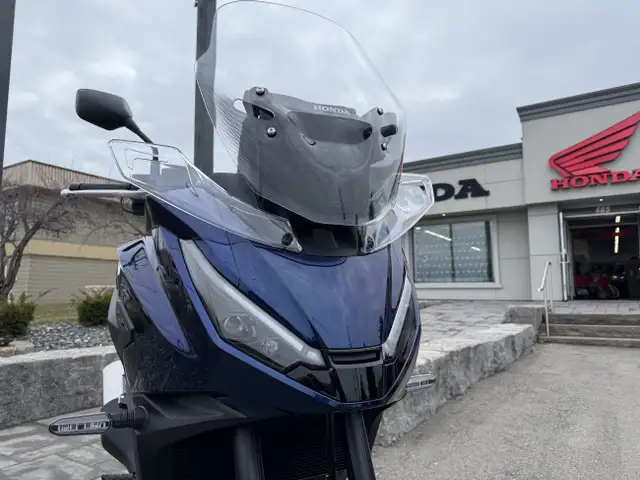 2025 Honda NT1100D DCT in Sport Touring in Kitchener / Waterloo - Image 11
