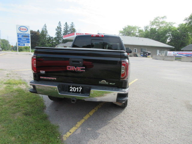2017 GMC Sierra 1500 SLT Z71  CREW 4X4 in Cars & Trucks in Oshawa / Durham Region - Image 3