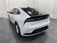 Toyota Prius Prime XSE Premium 2024 – Un futur électrisant vous attend! Ce bijou blanc pur fusionne... (image 4)