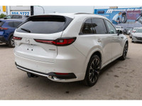 WHAT A GORGEOUS SUV WITH A CLEAN CARFAX AND ONLY ONE PREVIOUS OWNER! - Surround View Camera - Leathe... (image 9)