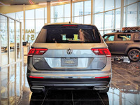 Comes equipped with: Power Trunk, Power Mirrors, Remote Ignition, Shark fin antenna, Halogen Headlam... (image 5)