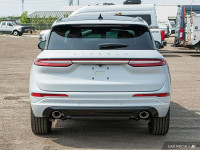 Sunroof! Impeccable exterior style, plush interior comfort, and active safety features make this Lin... (image 5)