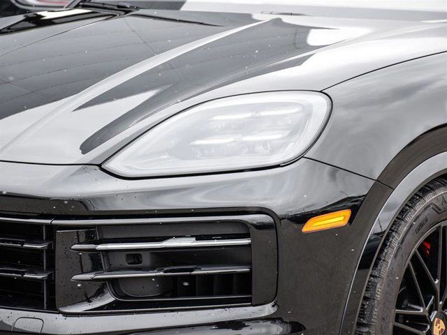 2024 Porsche Cayenne in Cars & Trucks in London - Image 3