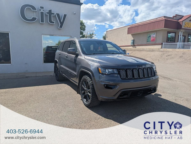 2020 Jeep Grand Cherokee Altitude 4x4 for sale in Cars & Trucks in Medicine Hat