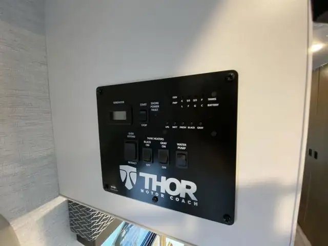 2024 Thor Motor Coach Four Winds 25V in RVs & Motorhomes in Abbotsford - Image 44