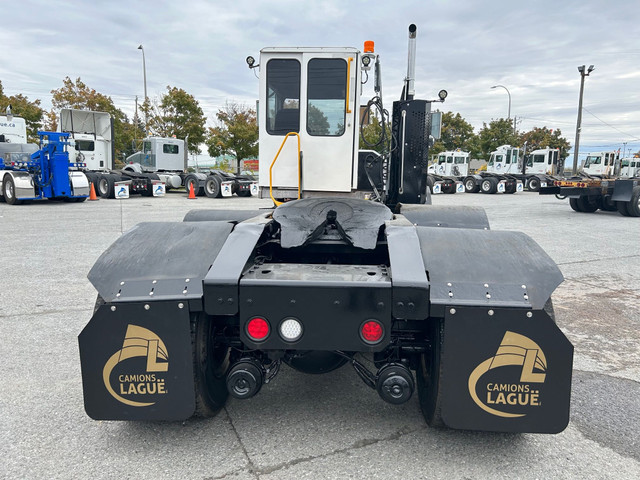 Shunter Kalmar T2 6×4 2017 – 10 Roues  – 17,000 heures in Heavy Equipment in Longueuil / South Shore - Image 4