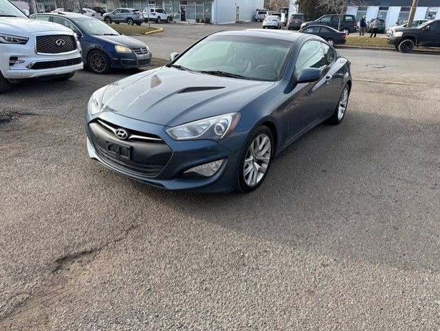 2013 Hyundai Genesis Coupe Premium/Coupe 2dr I4 2.0T Manual / Cl in Cars & Trucks in Calgary - Image 2