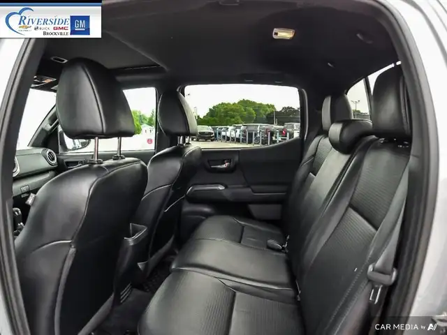 2020 Toyota Tacoma in Cars & Trucks in Brockville - Image 25