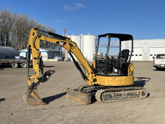 2019 Caterpillar 3.5 Ton Mini Excavator 303.5E2 in Heavy Equipment in Calgary