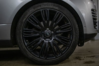 This Land Rover Range Rover has a strong Intercooled Turbo Diesel V-6 3.0 L/183 engine powering this... (image 4)
