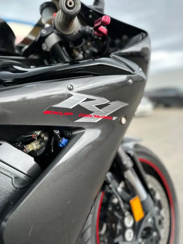 2006 Yamaha YZFR1 in Sport Bikes in Calgary - Image 7