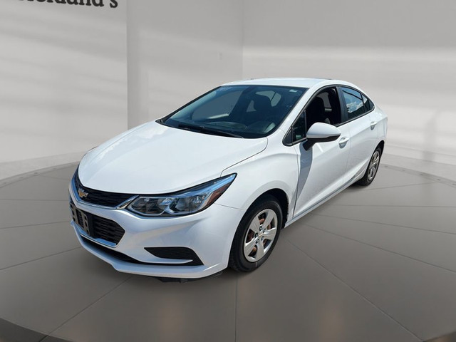 2017 CHEVROLET CRUZE LS in Cars & Trucks in Stratford