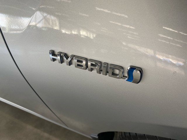 2019 Toyota Prius HYBRIDE AWD in Cars & Trucks in Saint-Jean-sur-Richelieu - Image 4