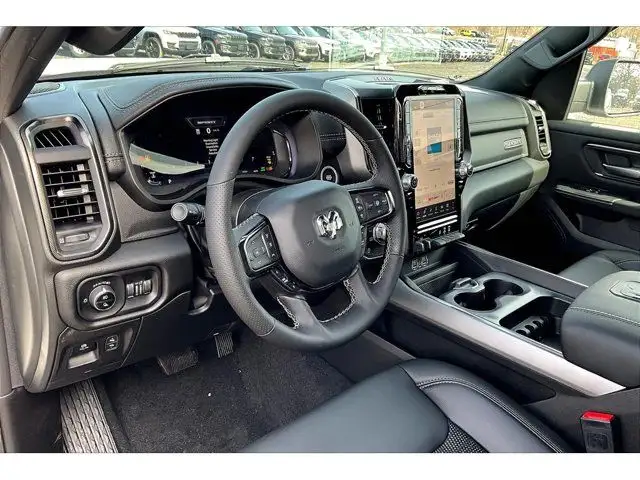 2025 Ram 1500 SPORT CREW Nav Surround Camera Pano Roof dans Autos et camions dans Région de Mississauga/Peel - Image 7