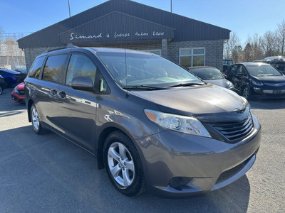 2012 Toyota Sienna CE V6 3.5L 7 PASSAGERS MAGS 17