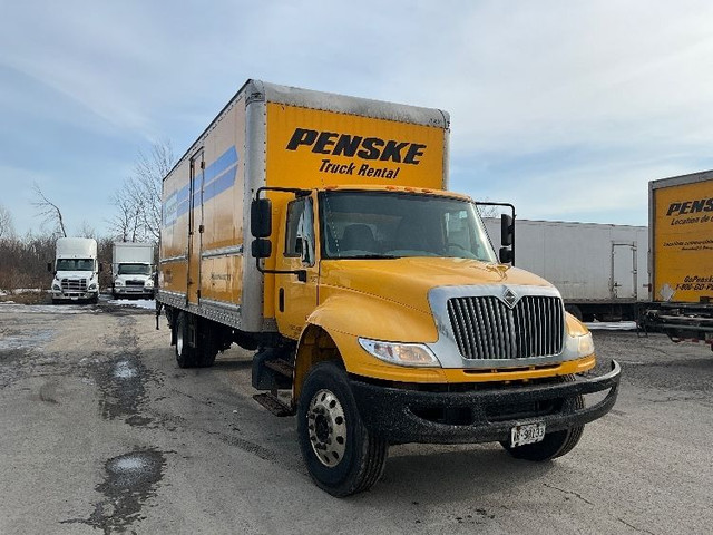 2018 INTERNATIONAL 4300 DURAPLAT in Heavy Trucks in City of Montréal