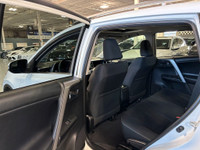 **SPRING SPECIAL!** FEATURING : AWD, ECO MODE, SPORT MODE, SUNROOF, WELL EQUIPPED! FINISHED IN WHITE... (image 5)