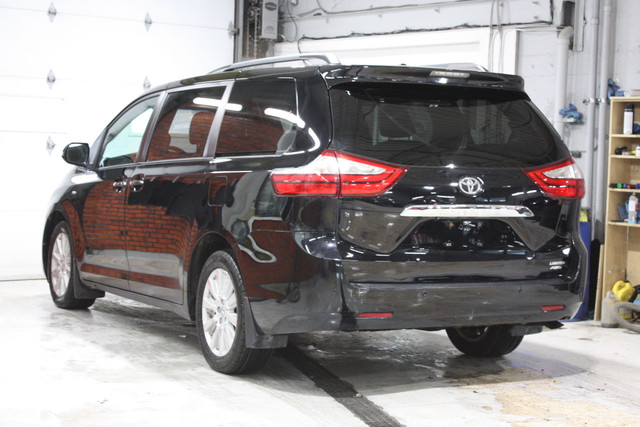 2017 Toyota Sienna XLE LIMITED AWD  in Cars & Trucks in City of Montréal - Image 4