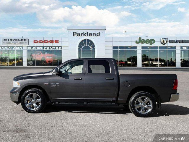 2019 Ram 1500 Classic SXT Plus Crew 4x4 Hemi Rear Camera in Cars & Trucks in St. Albert - Image 2