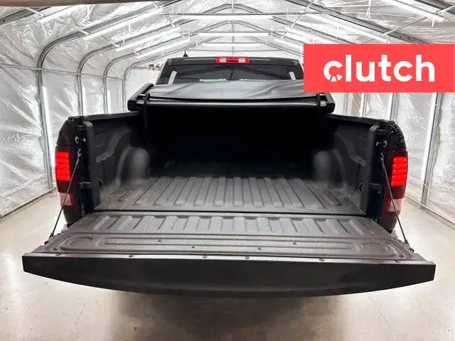 2022 Ram 1500 Classic Warlock Crew Cab 4x4 w/ Apple CarPlay, Hea in Cars & Trucks in Ottawa - Image 43