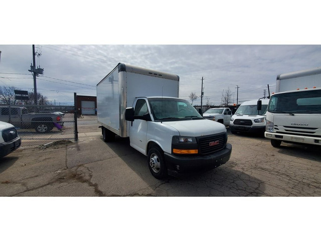 2018 GMC Savana Van G3500 - 16Ft Box - 6.0L V8 Gas - Tall/Wide B in Cars & Trucks in City of Toronto - Image 3