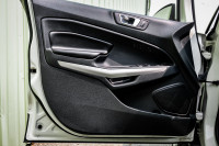 Leather Seats, Navigation, Sunroof, Heated Steering Wheel, Heated Seats! 6 LOCATIONS KINGSTON - (613... (image 8)