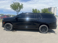 This Cadillac Escalade ESV delivers a Gas V8 6.2L/375 engine powering this Automatic transmission. E... (image 2)