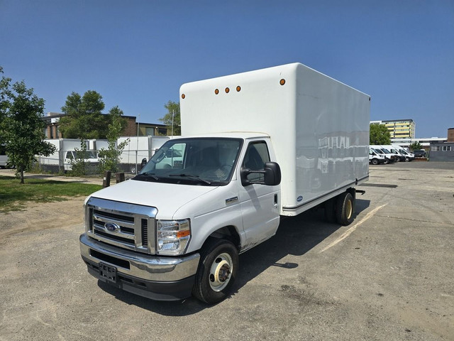 2021 Ford E-450 E-450 - 16Ft Box - Ramp - V8 Gasoline in Cars & Trucks in City of Toronto - Image 2
