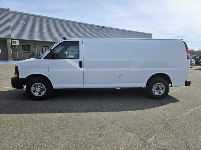  2016 CHEVROLET EXPRESS EXPRESS ALLONGEE, CARGO, V8 ESSENCE, AIR in Cars & Trucks in Shawinigan - Image 2
