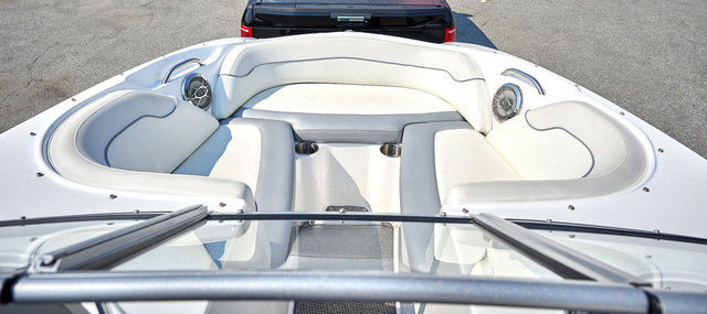 2015 Rinker 200 MTX in Powerboats & Motorboats in Chilliwack - Image 4