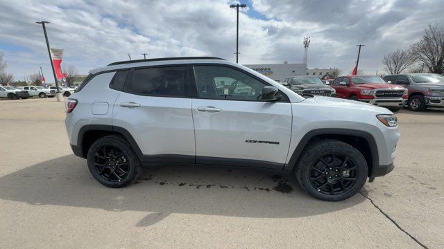 2025 Jeep Compass Altitude | Remote Start in Cars & Trucks in Edmonton - Image 4