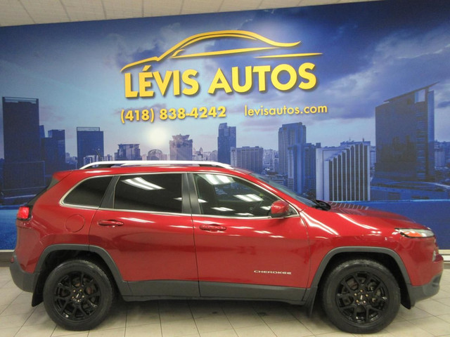 JEEP CHEROKEE 2015 NORTH EDITION V-6 4X4 SIEGES + VOLANT CHAUFFA in Cars & Trucks in Lévis