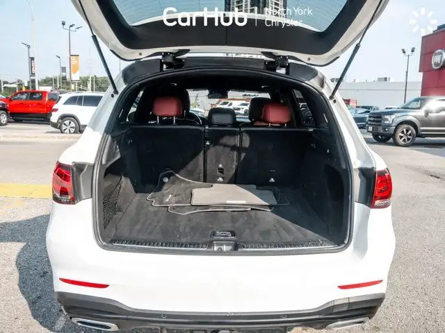 2022 Mercedes-Benz GLC 300 Panoramic Roof Night Package 360 in Cars & Trucks in City of Toronto - Image 8