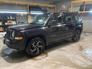 2016 Jeep Patriot SPORT 4X2 * After Market Rims * Air conditioning * Black side roof rails Rear window defroste * Steering Cruise Control * Alloy 