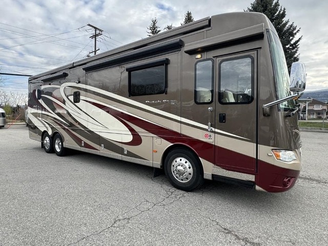 2017 Dutch Star 4018 in RVs & Motorhomes in Penticton