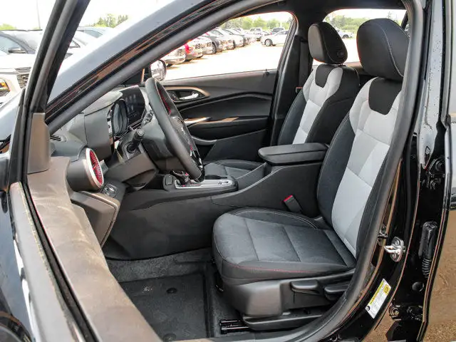 2025 Chevrolet Trax 1RS in Cars & Trucks in Edmonton - Image 15