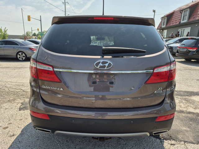 2014 Hyundai Santa Fe XL AWD Luxury w/6-Passenger in Cars & Trucks in London - Image 4