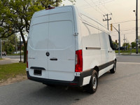 Excellent condition Mercedes-Benz Sprinter 2500 144 Long Wheel base High Roof with only 21,488 km! T... (image 3)