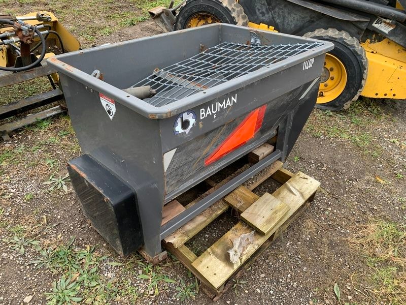 Bauman 1140P drop salter Farming Equipment Hamilton Kijiji