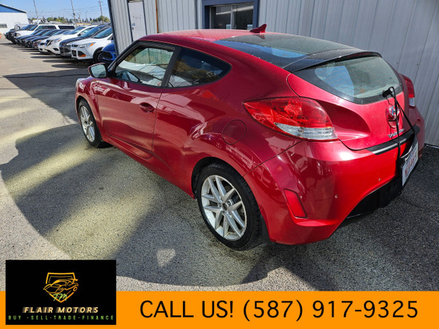 2014 Hyundai Veloster 3dr Cpe Man/ Back up camera / Heated seats in Cars & Trucks in Calgary - Image 4