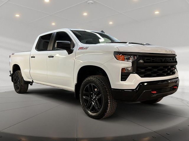 2024 Chevrolet Silverado 1500 CUSTOM TRAIL BOSS Z71 CREW CAB 4X4 in Cars & Trucks in Laval / North Shore - Image 3