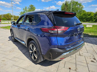 2021.5 Nissan Rogue AWD Platinum with only 69,000kms. Leather, Navi, Panoramic Sunroof, Alloys, etc.... (image 6)