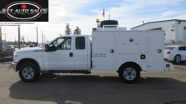 2015 Ford Super Duty F-350 SRW UTILITY TRUCK with VMAC AIR COMPR in Cars & Trucks in Edmonton