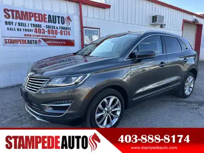 AWD | HEATED AND COOLED LEATHER SEATS This 2017 Lincoln MKC Select AWD is a compact luxury SUV offer...