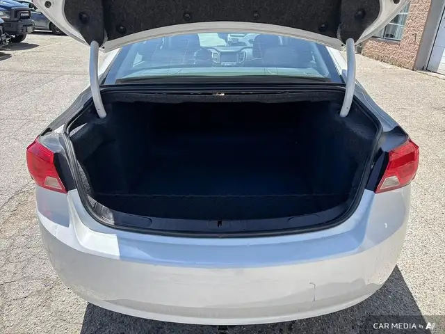 2019 Chevrolet Impala 1LT PANO SUNROOF | LEATHER INTERIOIR |... in Cars & Trucks in London - Image 13