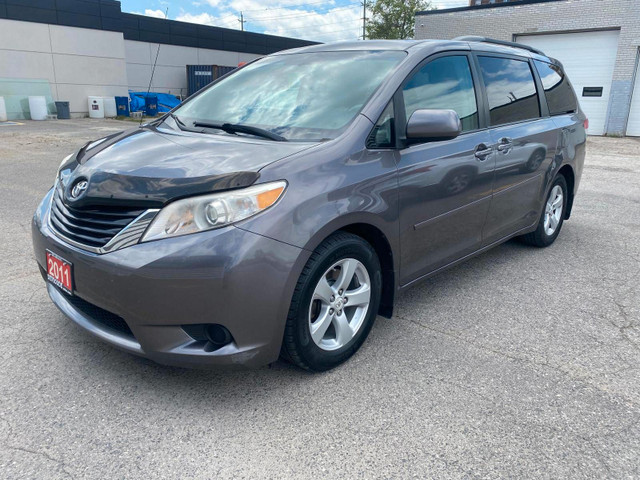 2011 Toyota Sienna 5dr V6 LE 8-Pass FWD Mobility in Cars & Trucks in Mississauga / Peel Region