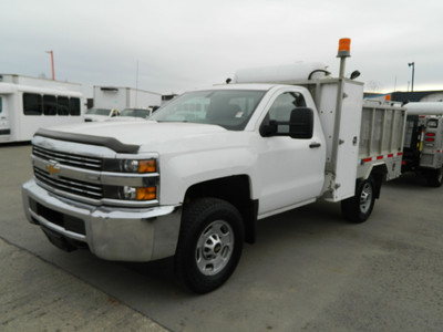 2015 CHEVY 2500 /SERVICE TRUCK /V-MAC  WITH POWER LIFT GATE